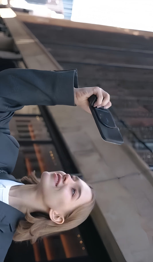 📸SnapGrip Pro vs ProGrip – Which Grip Is Right for You?